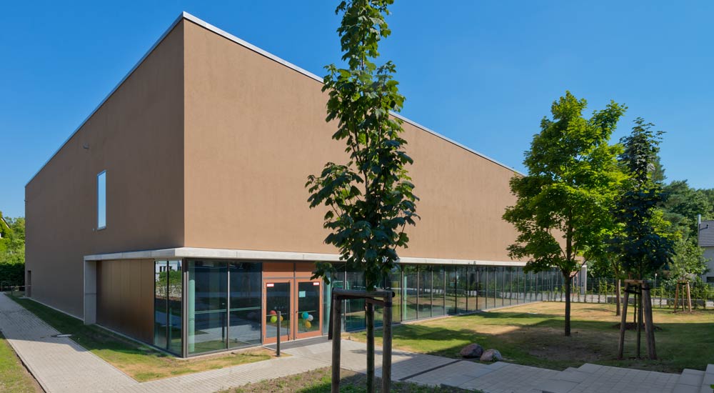 Ansicht der Sporthalle der katholischen Marienschule in Potsdam